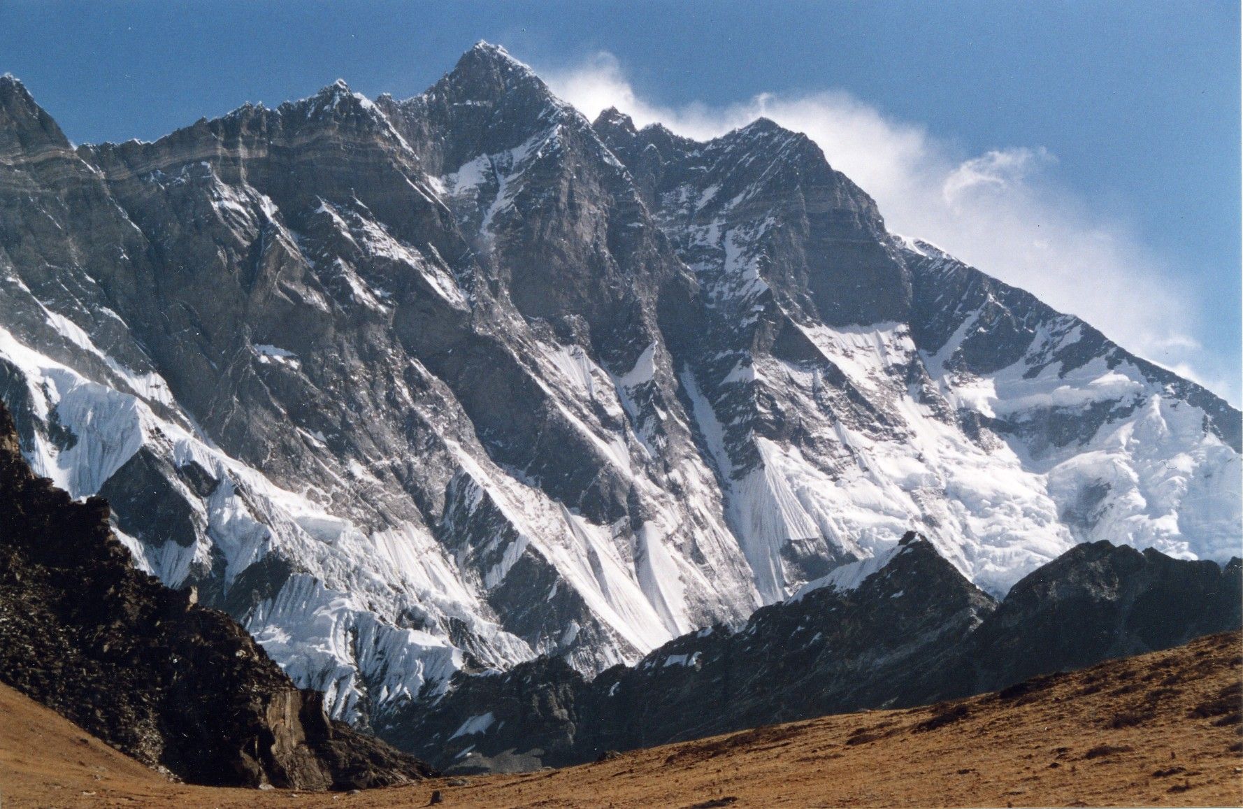 Lhotse, south face, view from Chukhung Ri. This peak is connected to Mount Everest via the South Col. In addition to the main summit at 8,516 meters above sea level. The south face rises 3.2 km in only 2.25 km of horizontal distance, which makes it the steepest face of this size in the world.