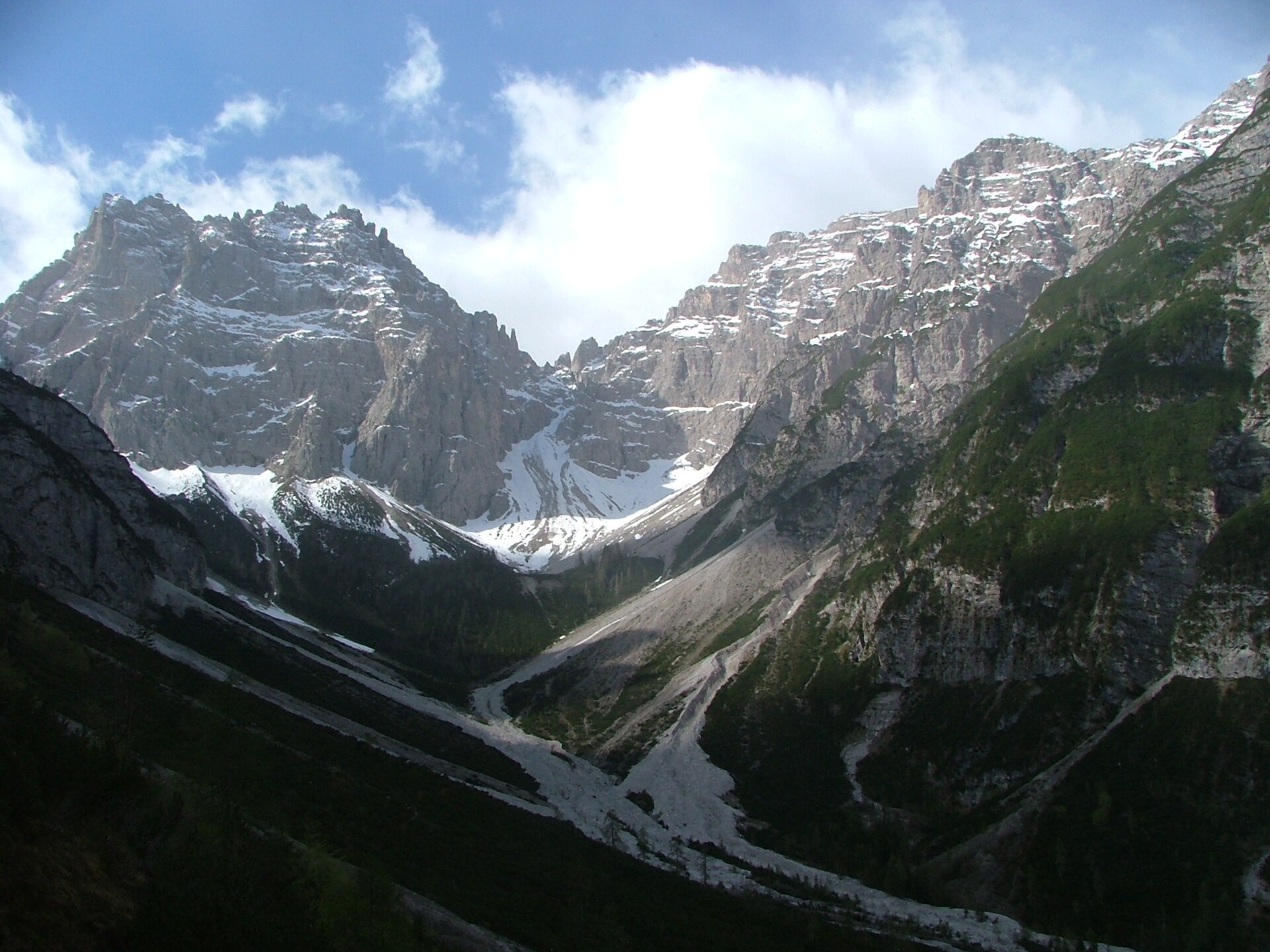 The eastern Dolomites along the Alta Via dei Silenzi