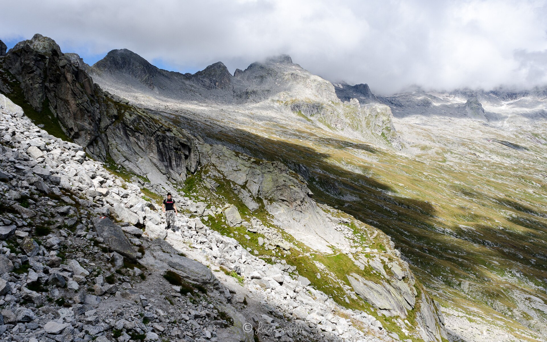 The granite mountain landscape of the Sentiero Roma